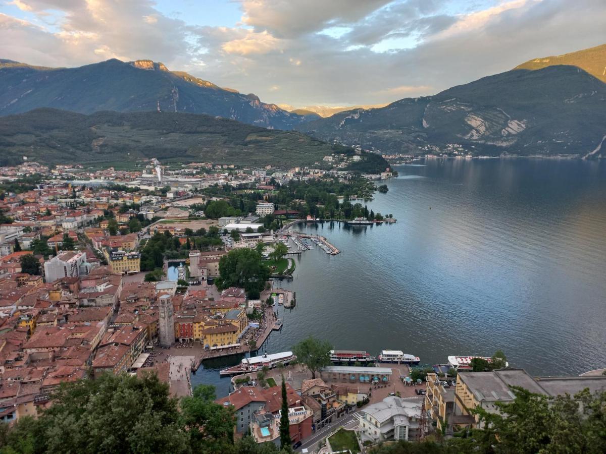 North Lake Riva Apartment, Steps From The Garda Lake Kültér fotó